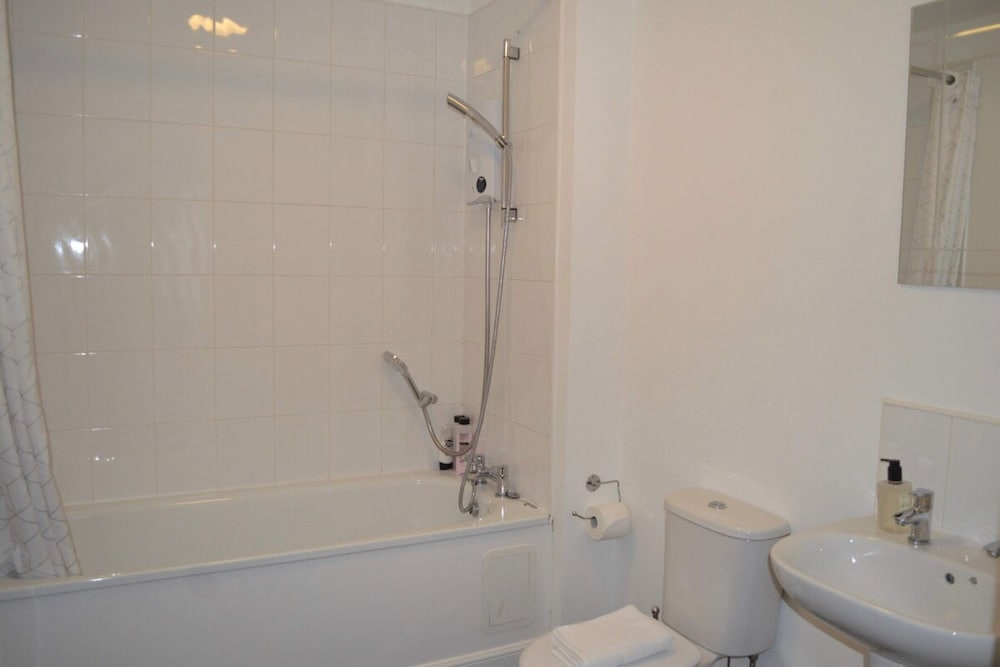 Spacious 3 Bedroom Flat in the City Centre