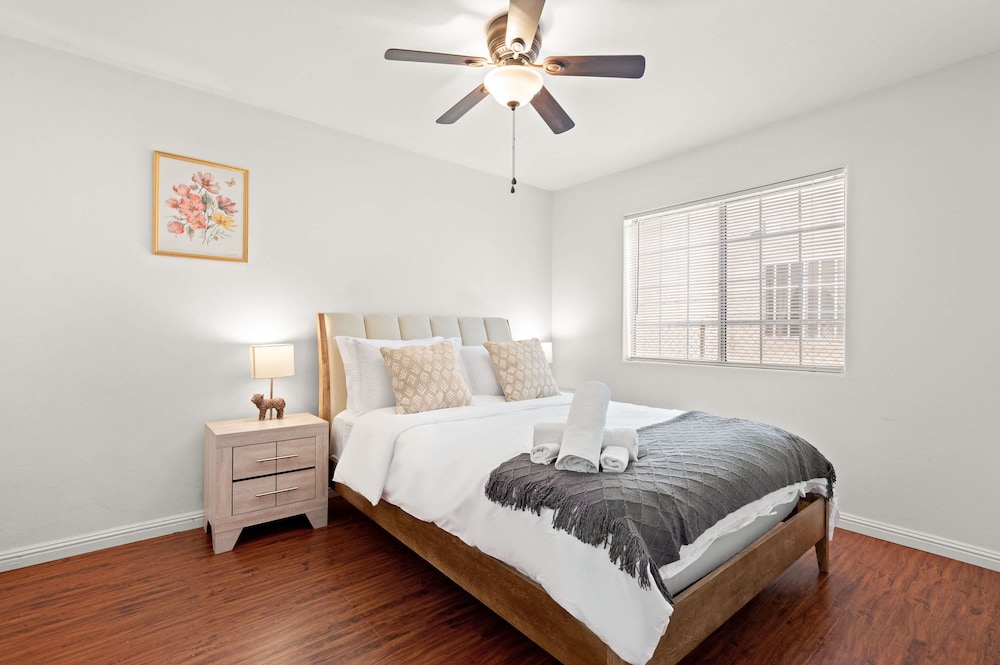 Near USC Dtla Spacious Private Bedroom 1