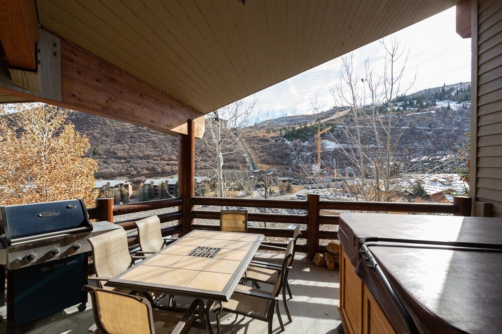 Trail's End Lodge at Deer Valley Resort - Four Bedroom Residence with Space #504 4 Condo