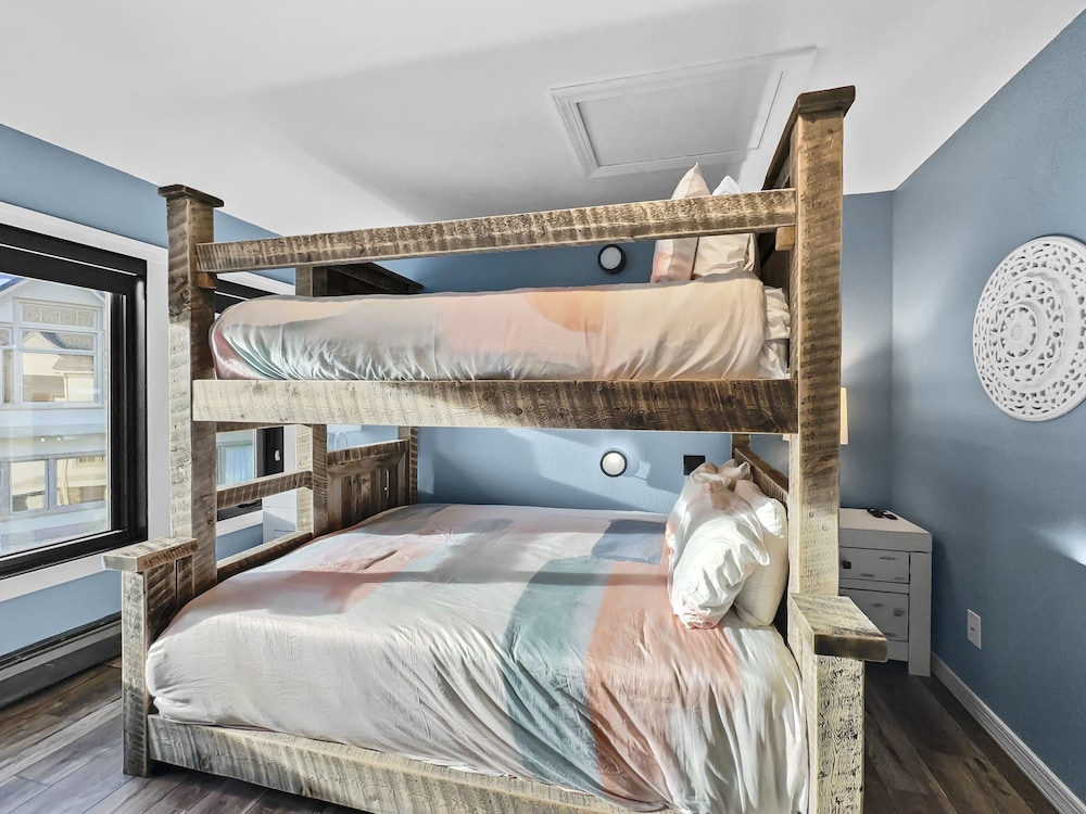 Summit County Vacations - Newly Renovated, Slope-Side Walk-In Walk-Out, Top Floor, Views of Ten Mile Range - ER4 by Redawning - Property Image 27
