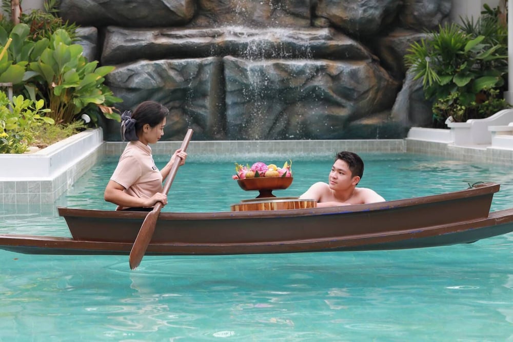 Lalynn Resort & Villas