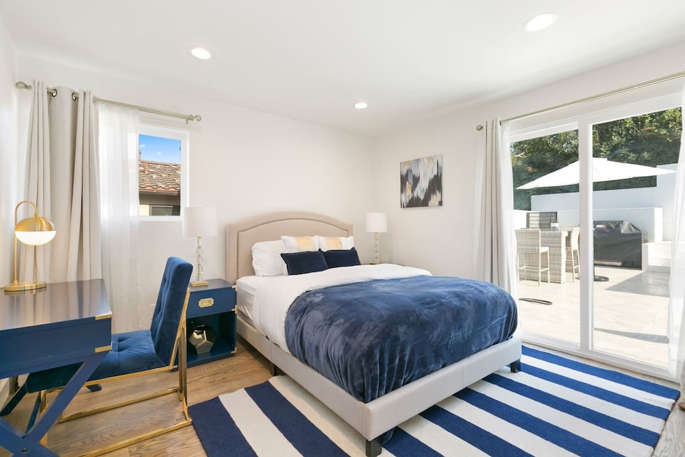 Hollywood Hills Heatpool BBQ Prime Location