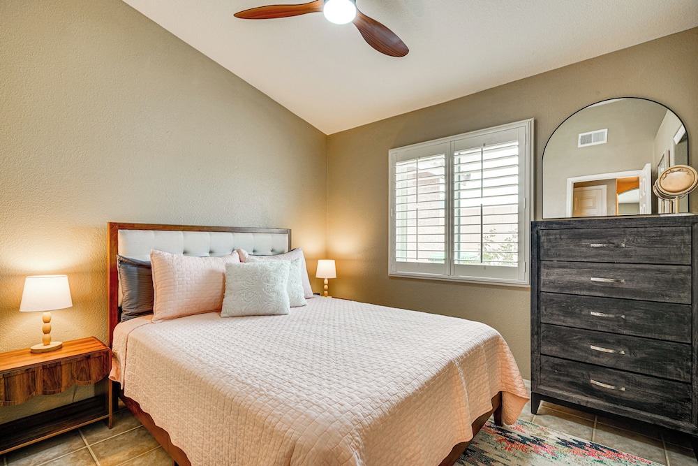 4 Mi to Catalina State Park: Mountain-view Home