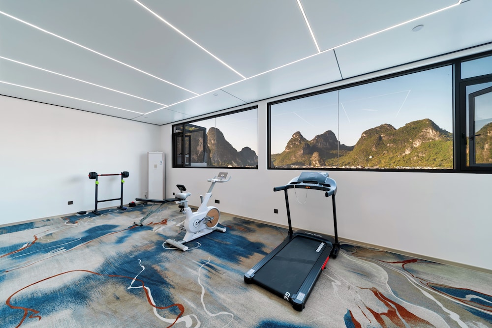 Yangshuo Mountain and City Resort
