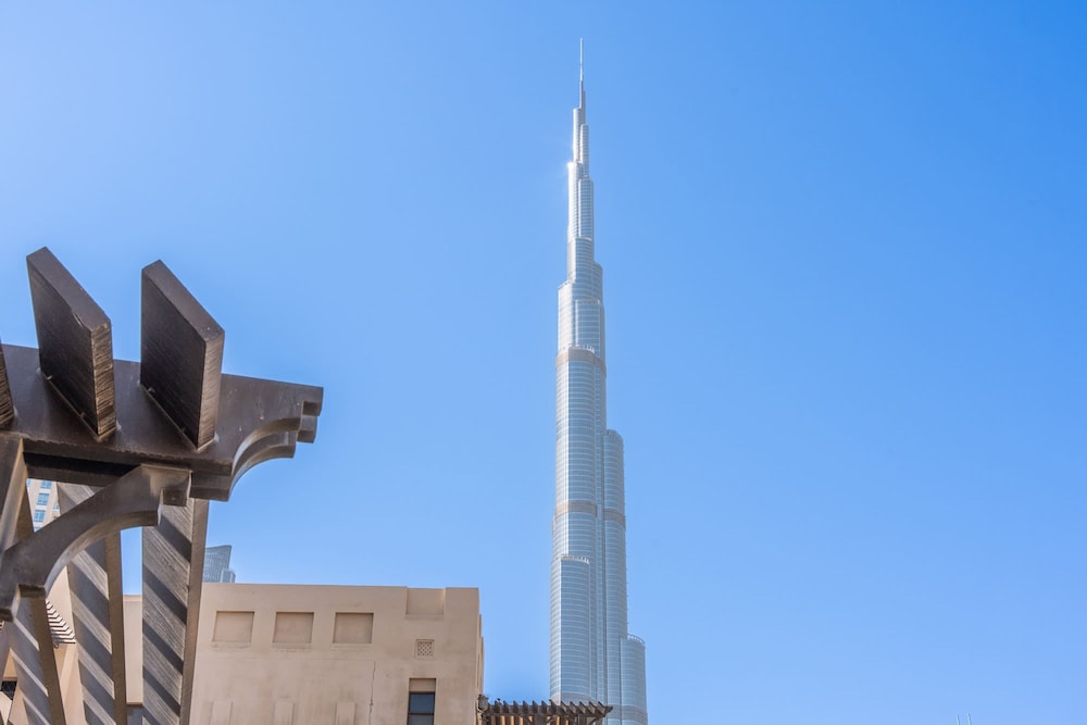 Luxury 2BR Apartment With Full Burj Khalifa View 2-min Walk to Dubai Mall