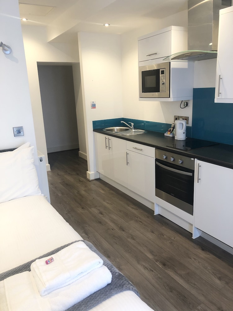 Fox House, Studio Apartments