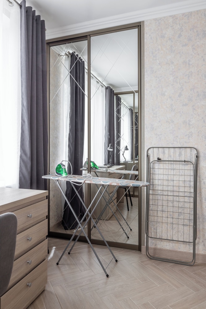3-room apt with view of National Library