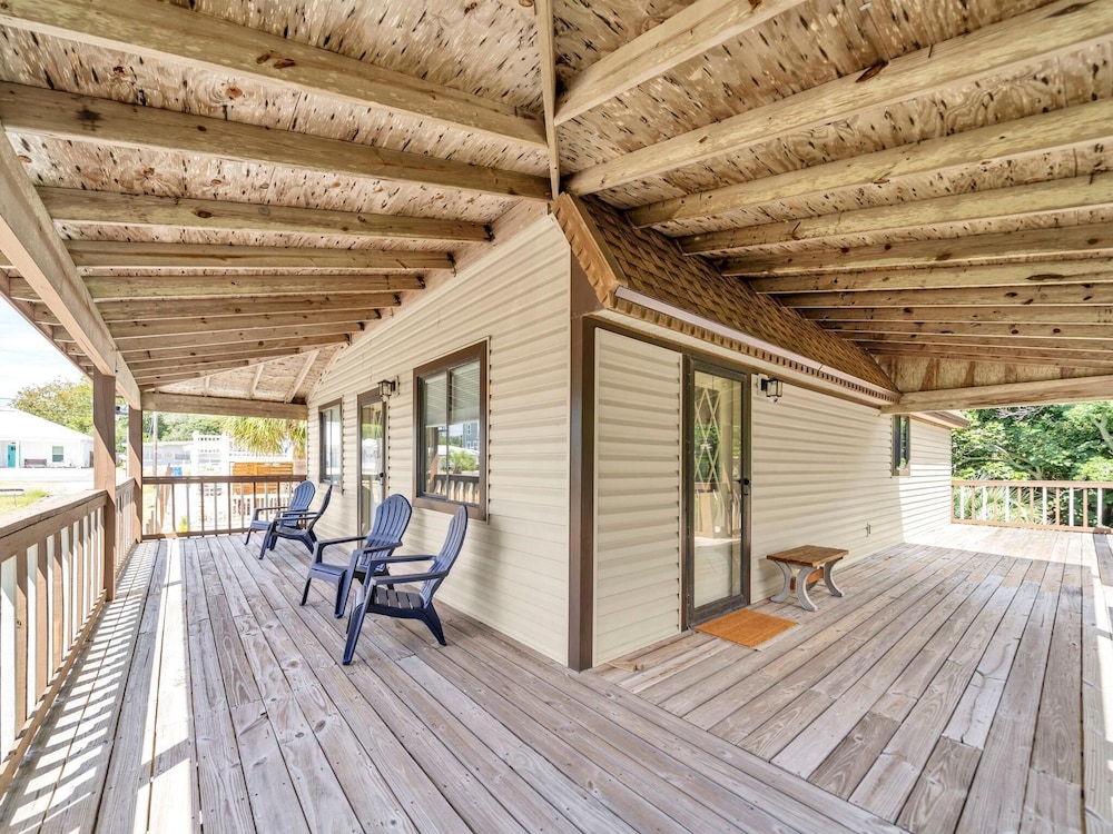 Dragonfly Deck