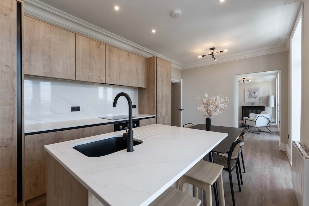 Host Stay Albion Place