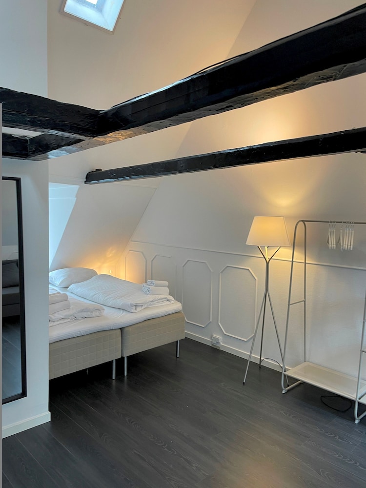 Designer Loft - Direct Marble Church Views