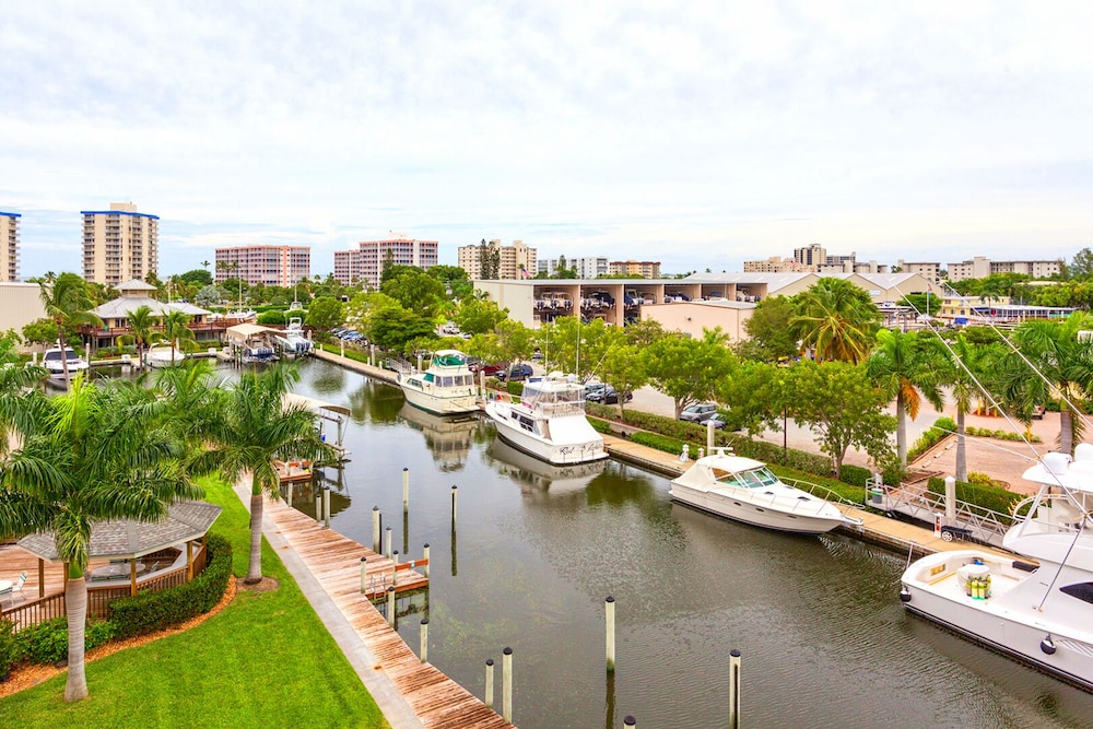 Santa Maria 208 by Distinctive Beach Rentals