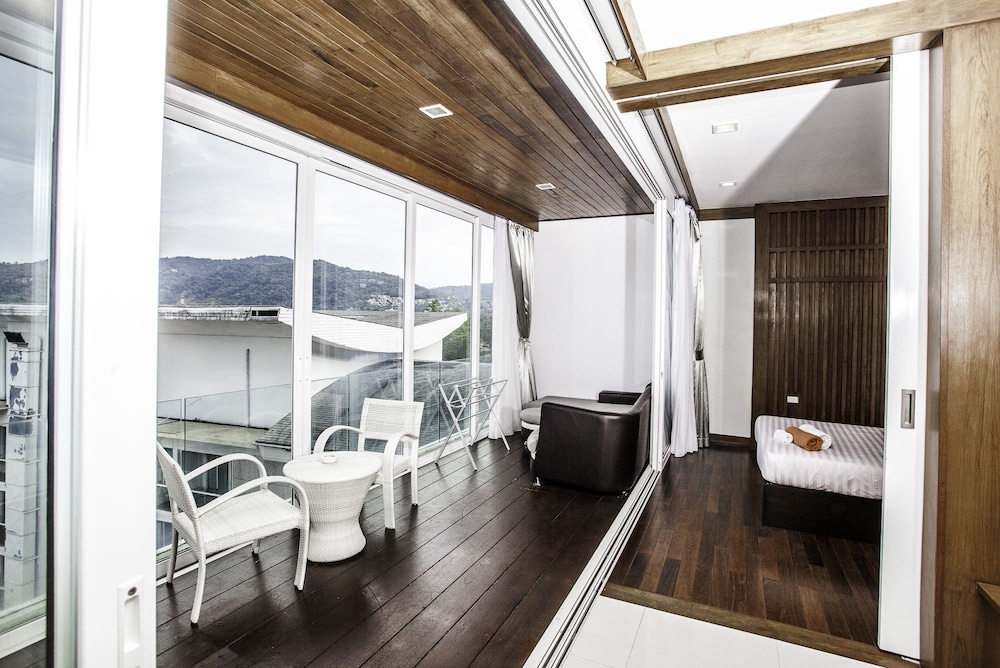 Q Kata Residence