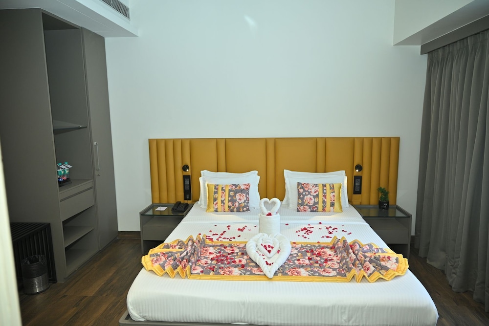 Urvi Banquets & Guest House