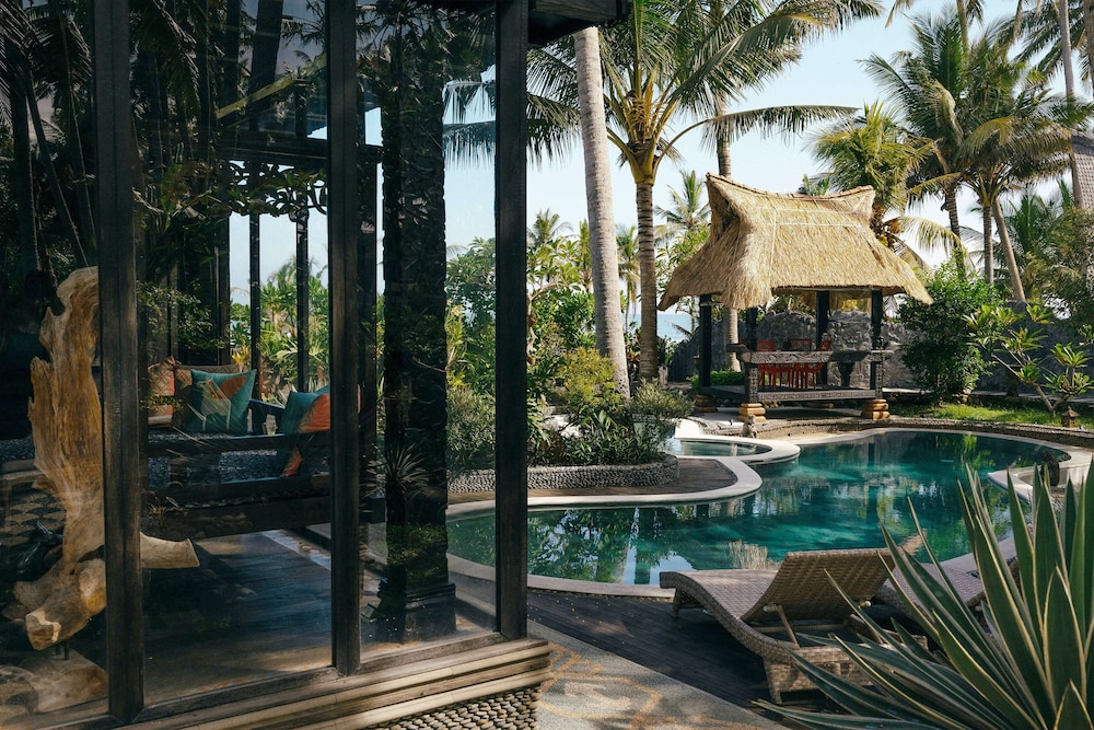 Most Exotic Beachfront Villa Keong