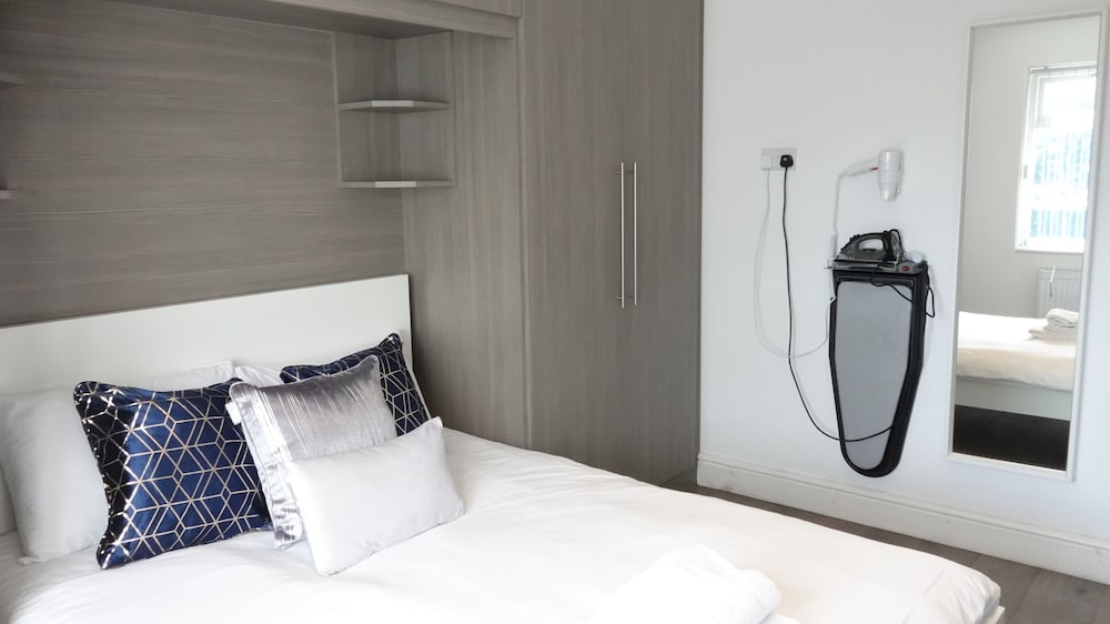 Grand Airport Ensuites view 5