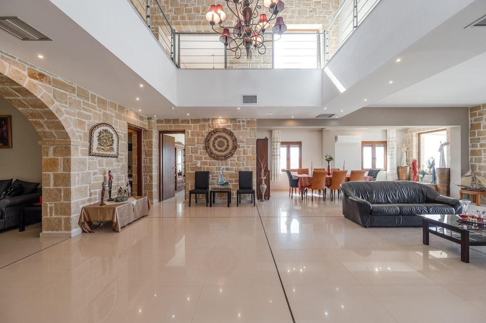 Arios Lux Villa