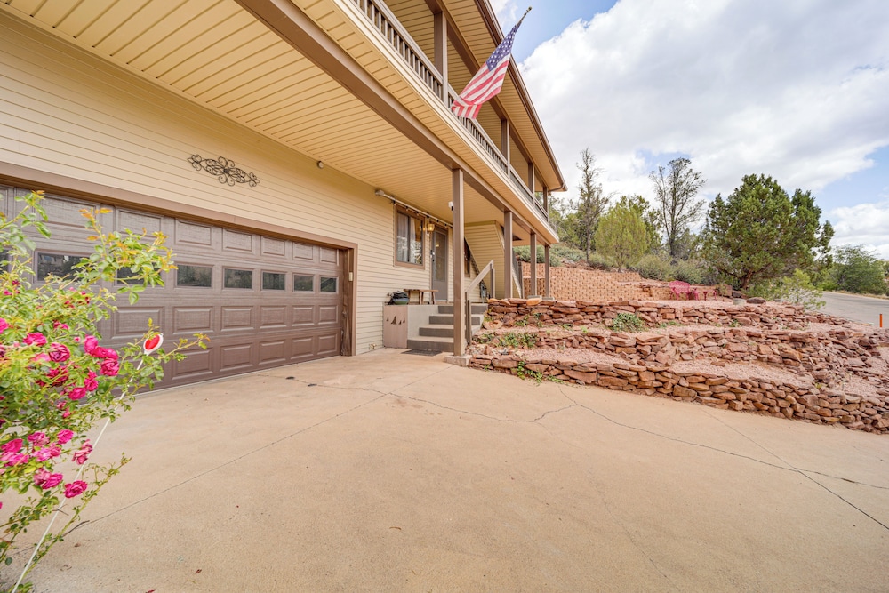 Mtn & Golf Course Views: Payson Retreat!