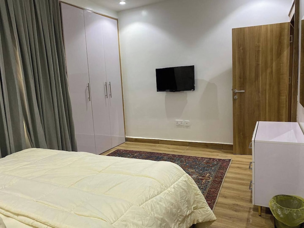Yellow Door Aparment