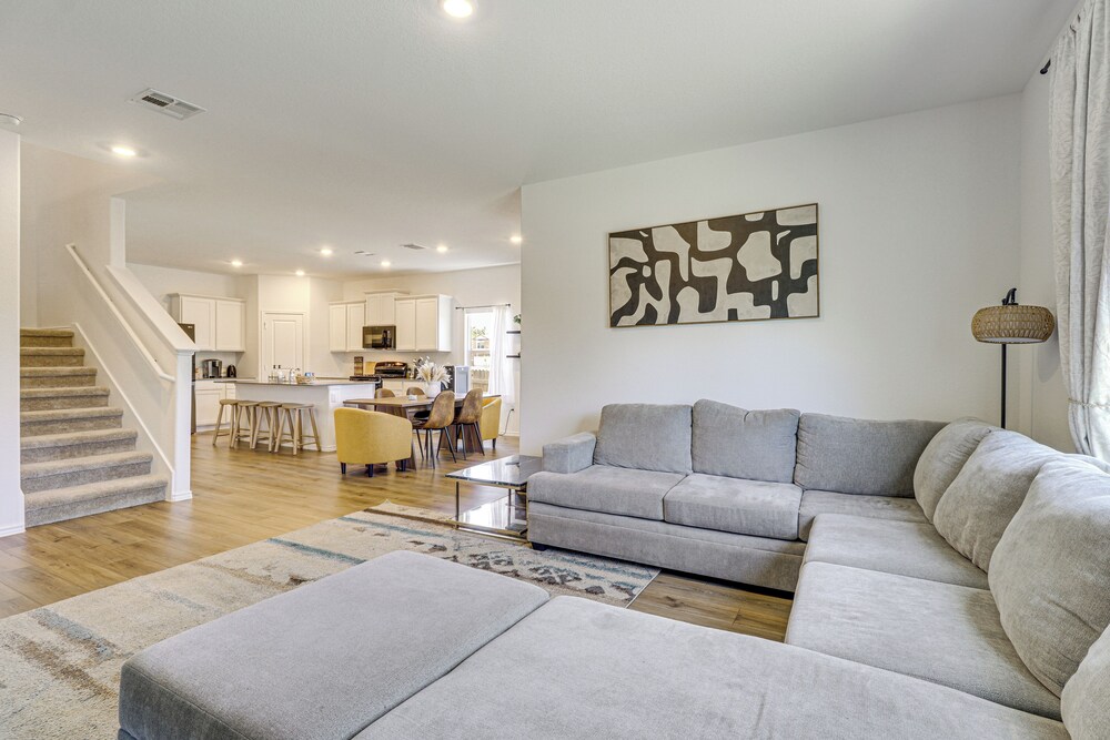 6 Mi to Mckinney Falls: Spacious Home w/ Game Room