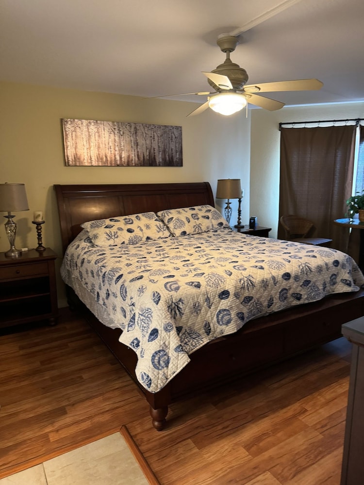 Beach Cottage 1212 in Indian Shores