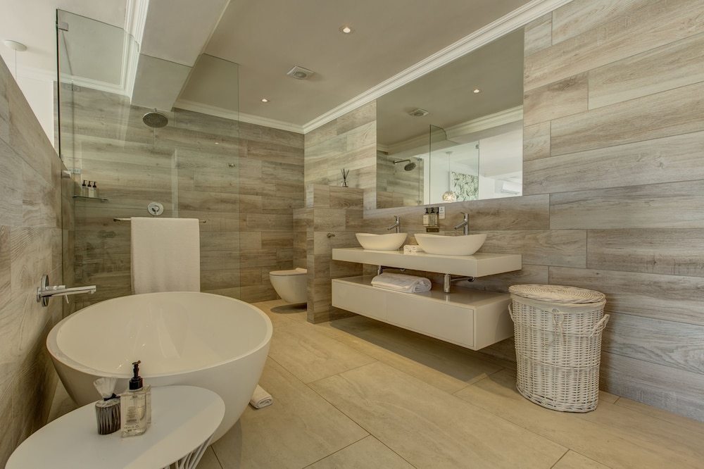 Amanzi Island Boutique Hotel