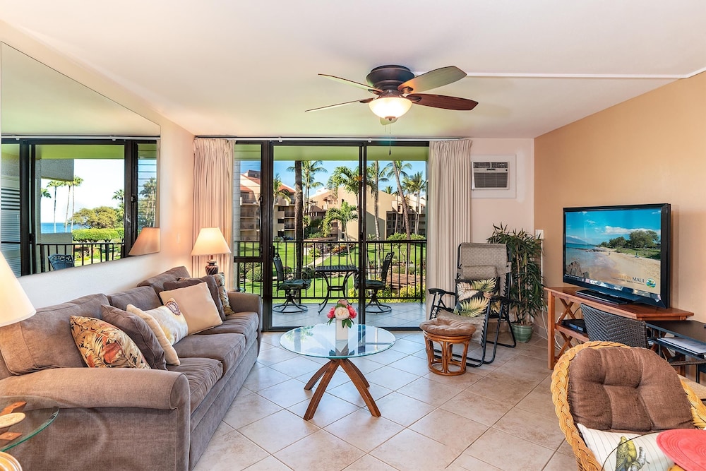 Kamaole Sands 2-204 - Dramatic Ocean and Courtyard Views, 1bd / 2ba, AC, Wi-fi