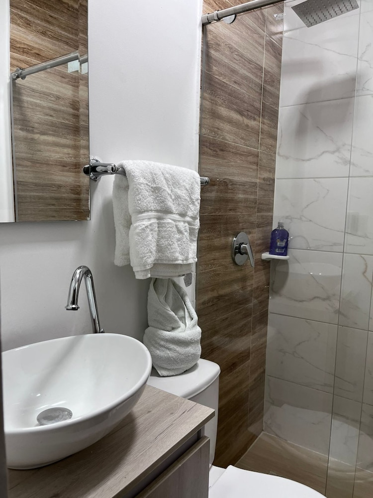 Hotel Granada Suites Deluxe