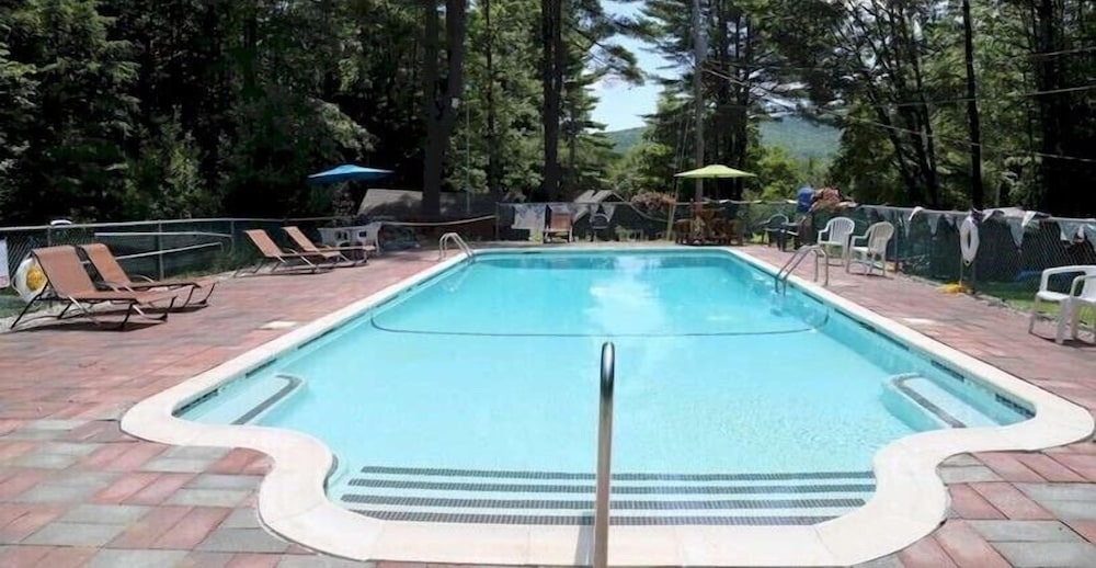 Forest Hill Lodge & Cabins