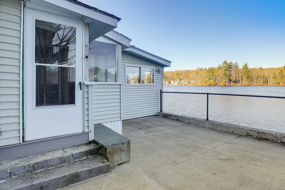 Lakefront Salem Retreat - Fish, Swim, Kayak & More