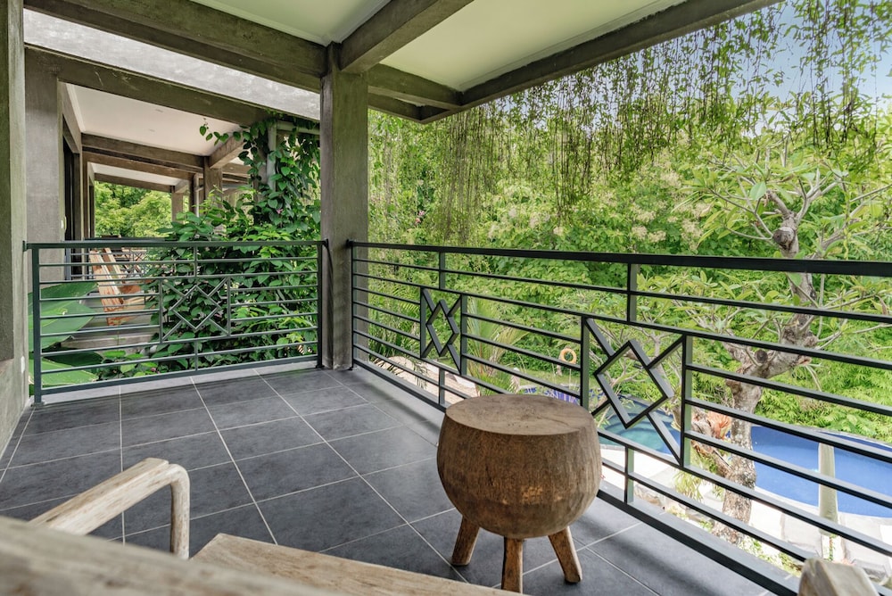 Alamanda Lovina Resort