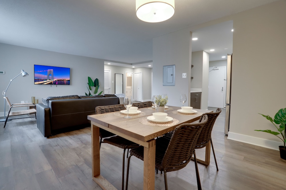 Walkable DC View Apartments