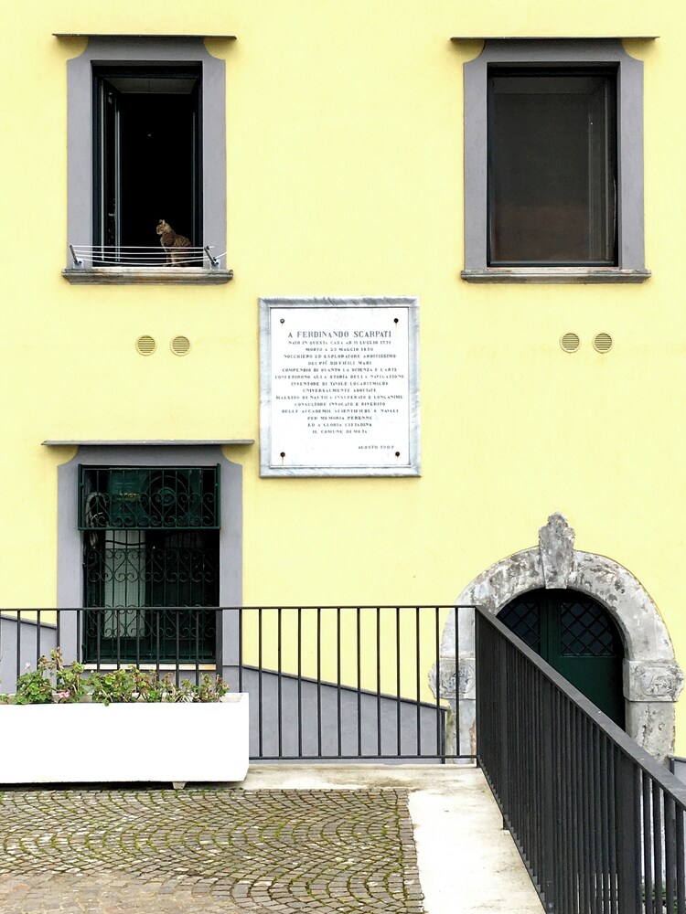 DIPINTO APARTMENTS