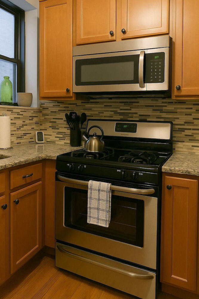 2BR Living - Halsted rep - Image 2