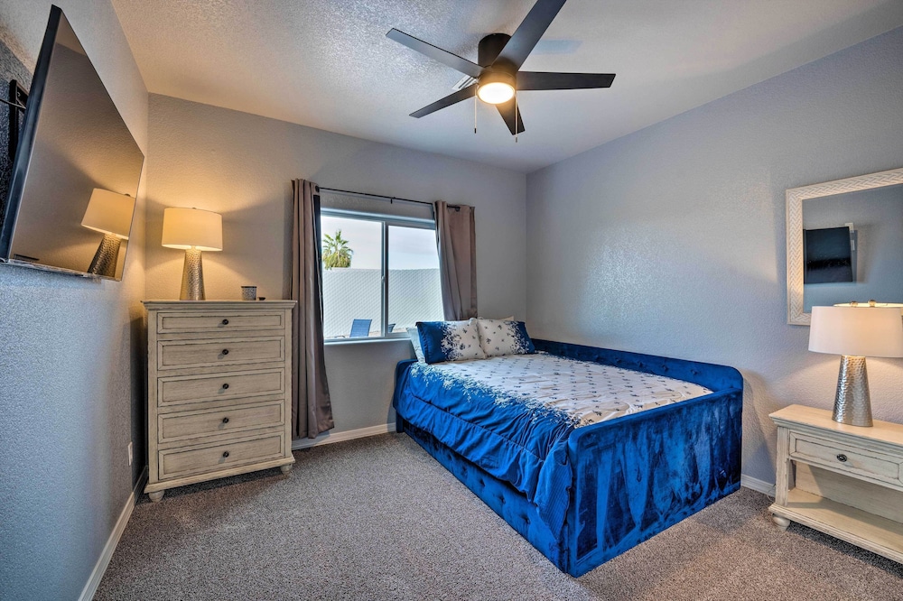 Pool & Patio: Newly Constructed Lake Havasu Home! view 3