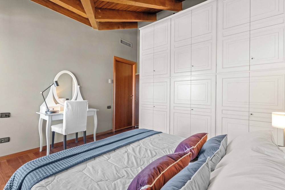 Stylish Penthouse in Sesto San Giovanni