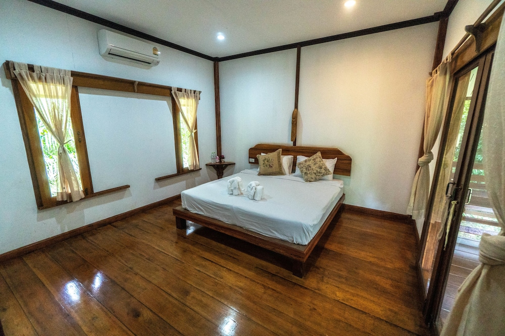 Baan Khao Sok Resort