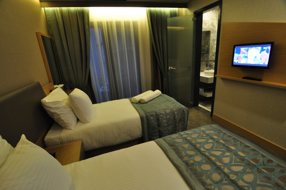 Genova Hotel - Image 26