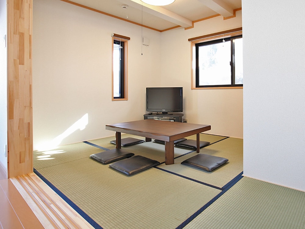 Nagomiya Hirugano