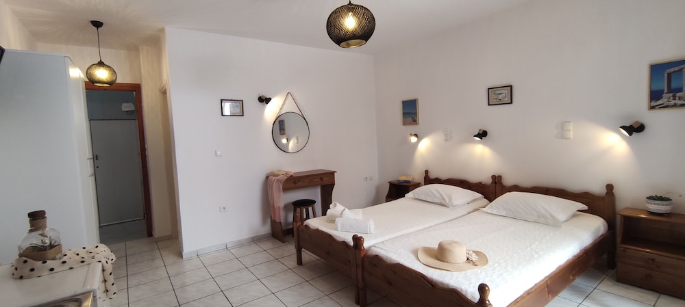 Kapetanos Rooms