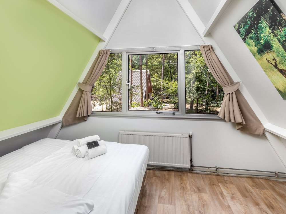 Bungalow in Bospark 't Wolfsven Near Nature view 3
