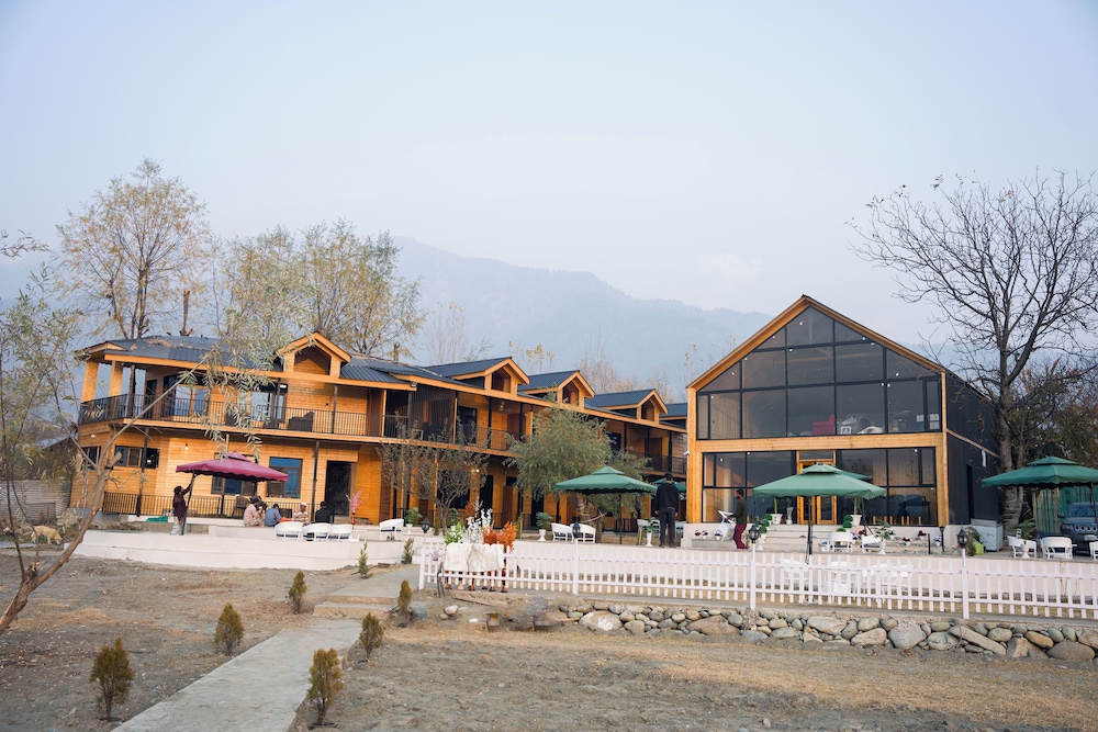 Jade River Resort By Defoy