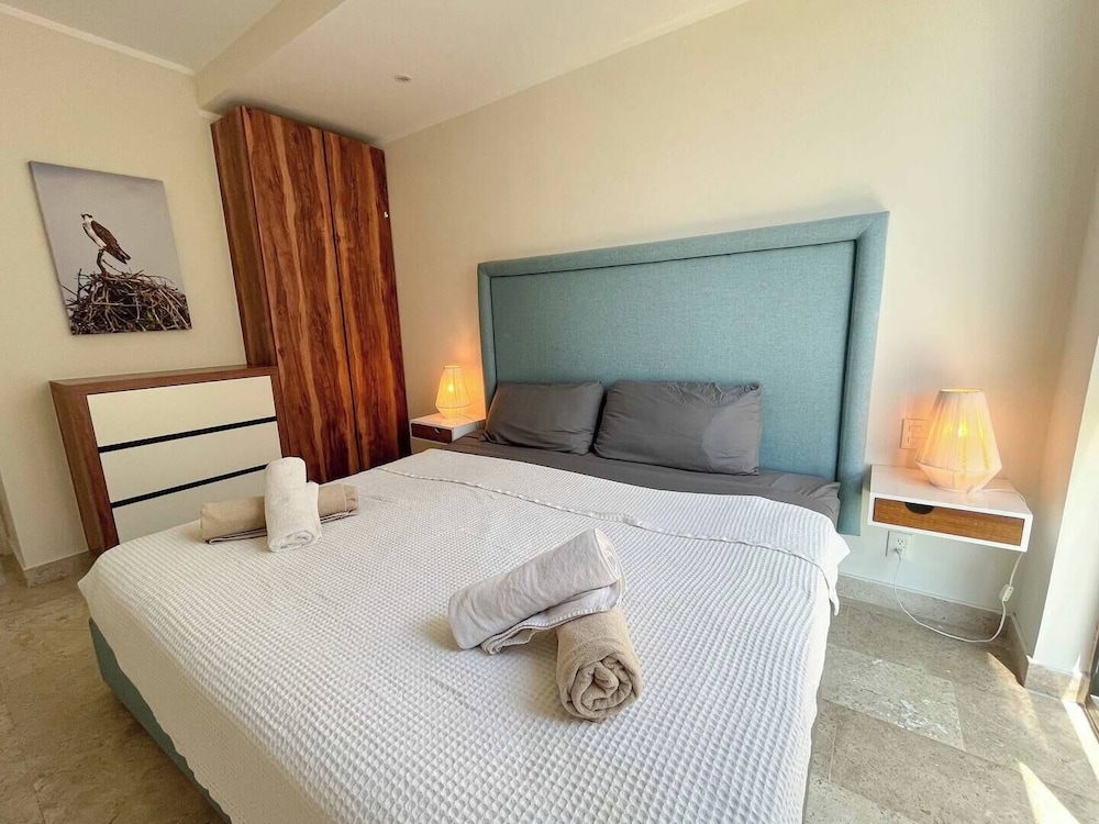 Spacious Penthouse at Viva Residences