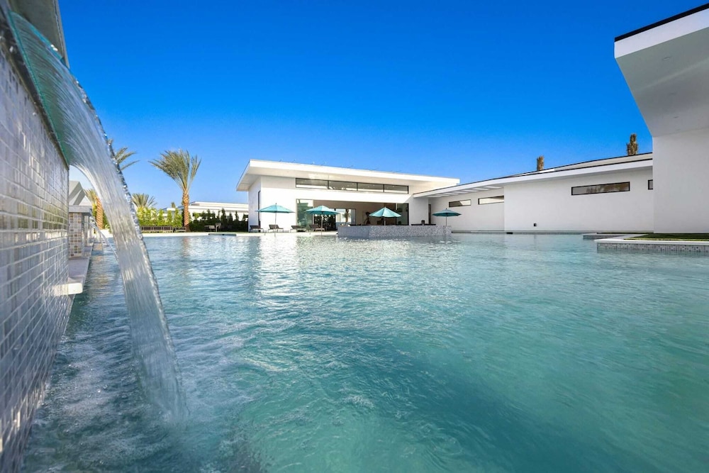 Sleeps 23 Luxury Villa w/ Pool, Hot Tub & Pickleball Court Bravo Villa 10