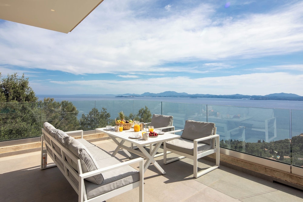 Villa Ouranos by WhiteDream Villas