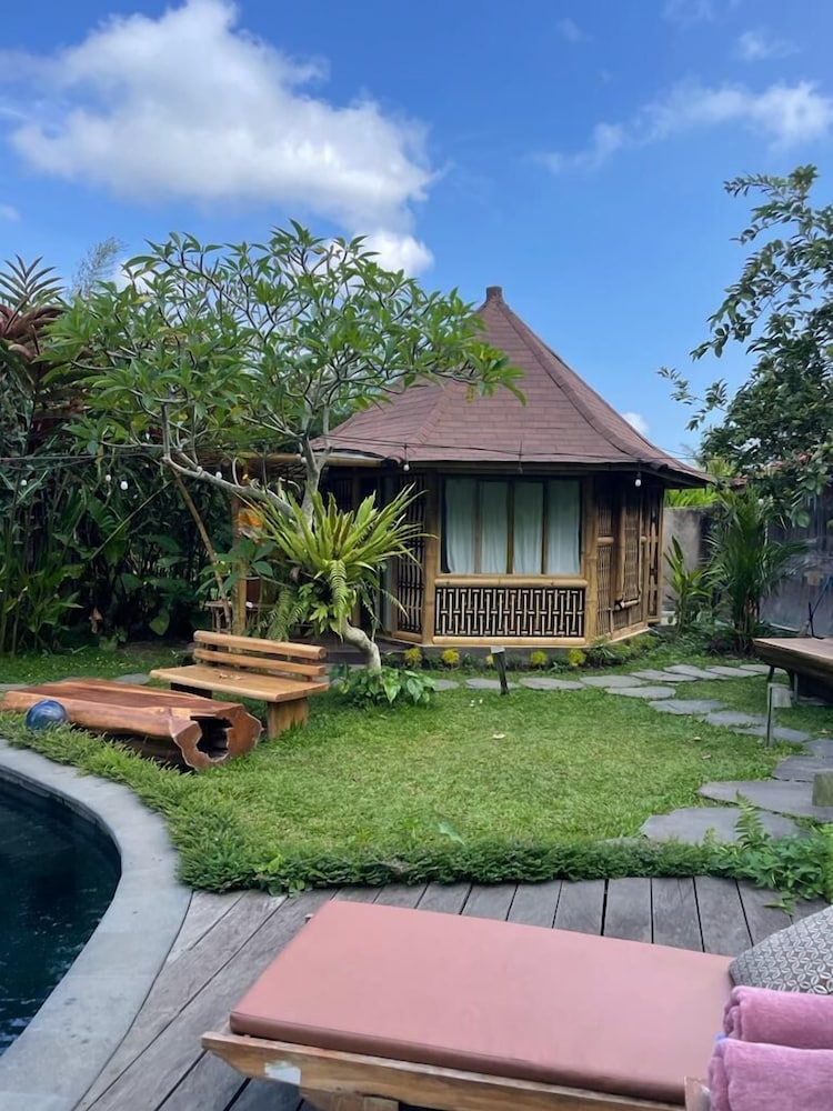 Swarma Villa Ubud Near Monkey Forest
