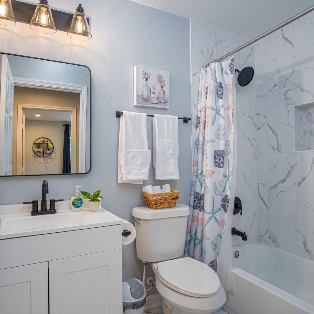 Trendy Historical Home Near Downtown Attractions