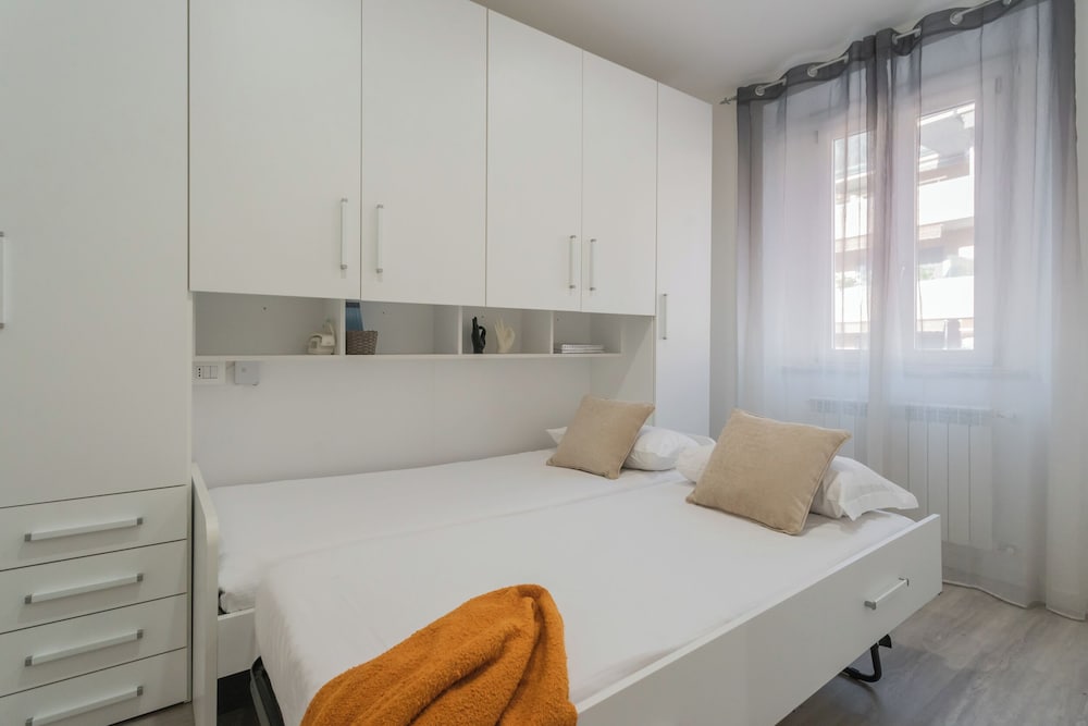 Zezio 44 by Rent all Como