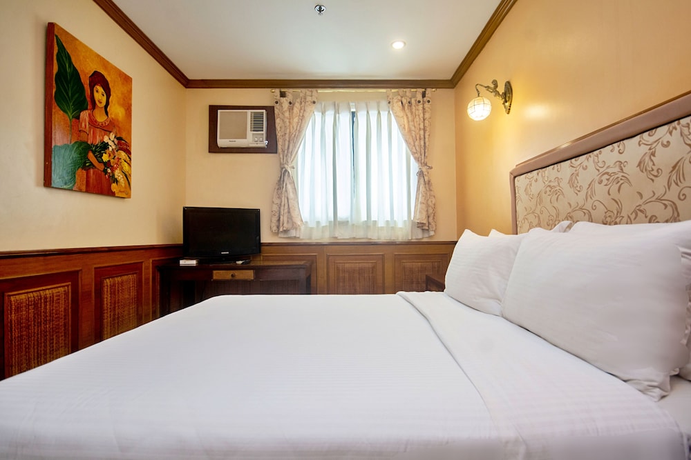Red Coconut Beach Hotel