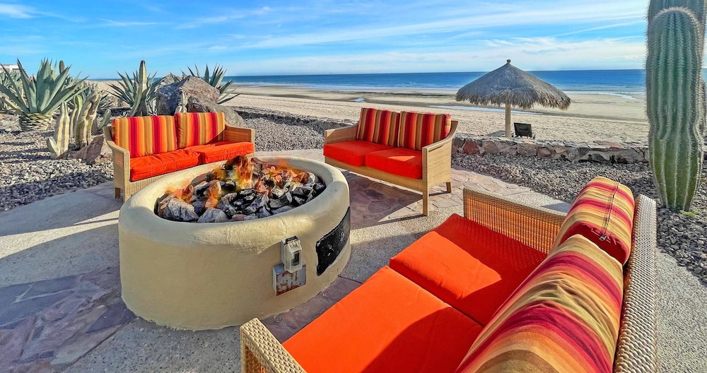 Quiet Beachfront Condo With Pools Private Beach
