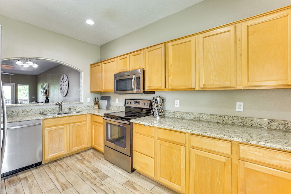 Golf Getaway 1 Mi to Old Town: Pueblo Verde Condo!